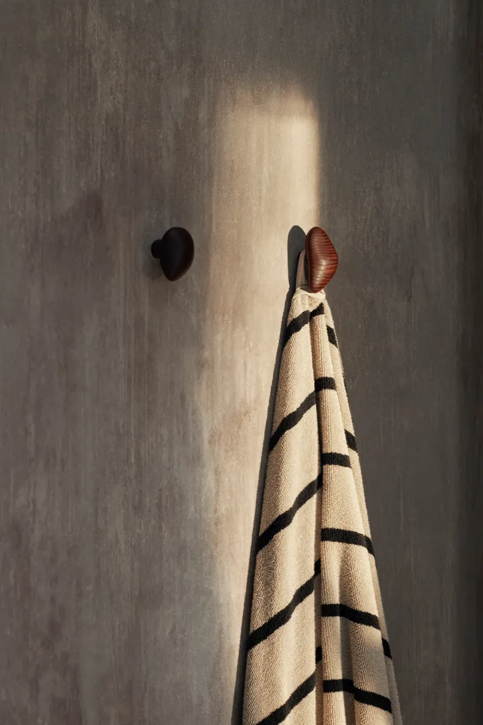 2 Ganchos Cairn, Dark Brown*Ferm Living Best