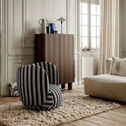 Aparador Post, Oak smoked, con puertas*Ferm Living New