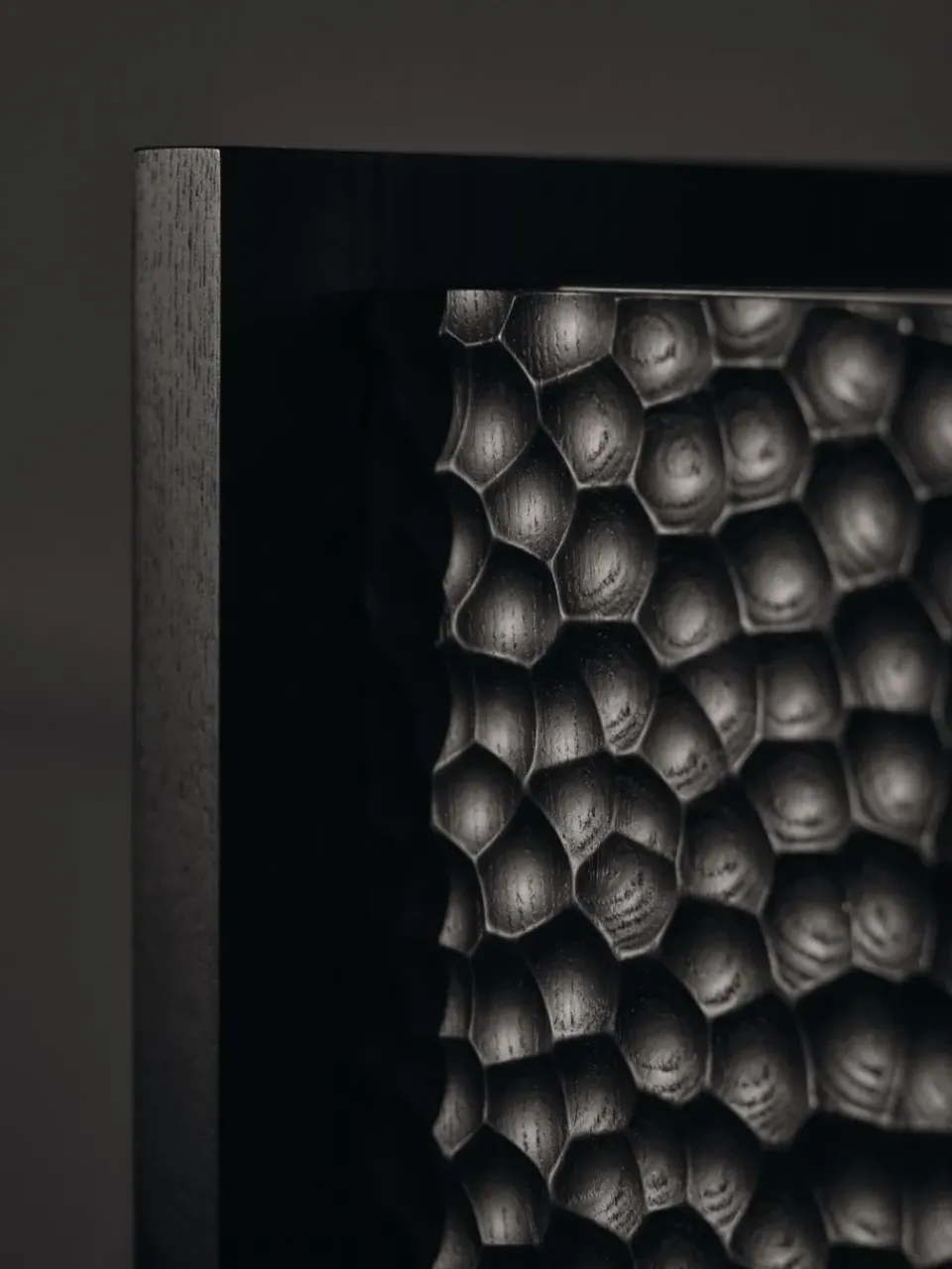 Aparador Scarni, Fresno teñido oscuro, 163x50x74 cm*Ferm Living New