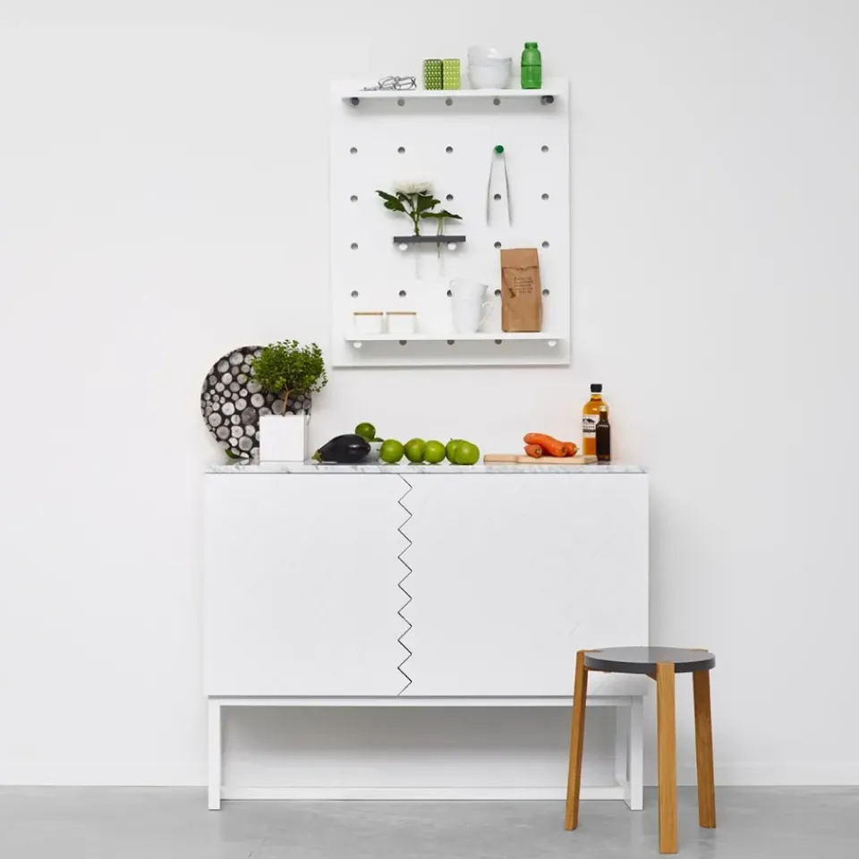 Aparador Story, medianoche, base de roble aceitado blanco*A2 Hot