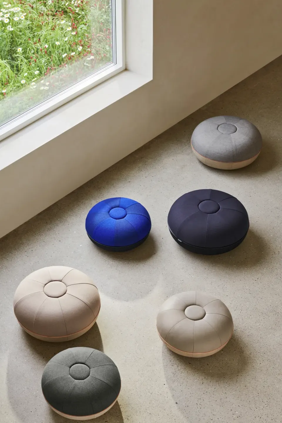 Asiento puff Pouf pequeño, Light grey*Fritz Hansen Sale