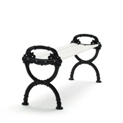 Banco Byarum, Pino lacado en , soporte negro*Byarums bruk New