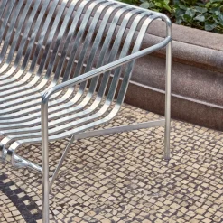 Banco con reposabrazos Palissade Dining, Hot galvanized*HAY Best