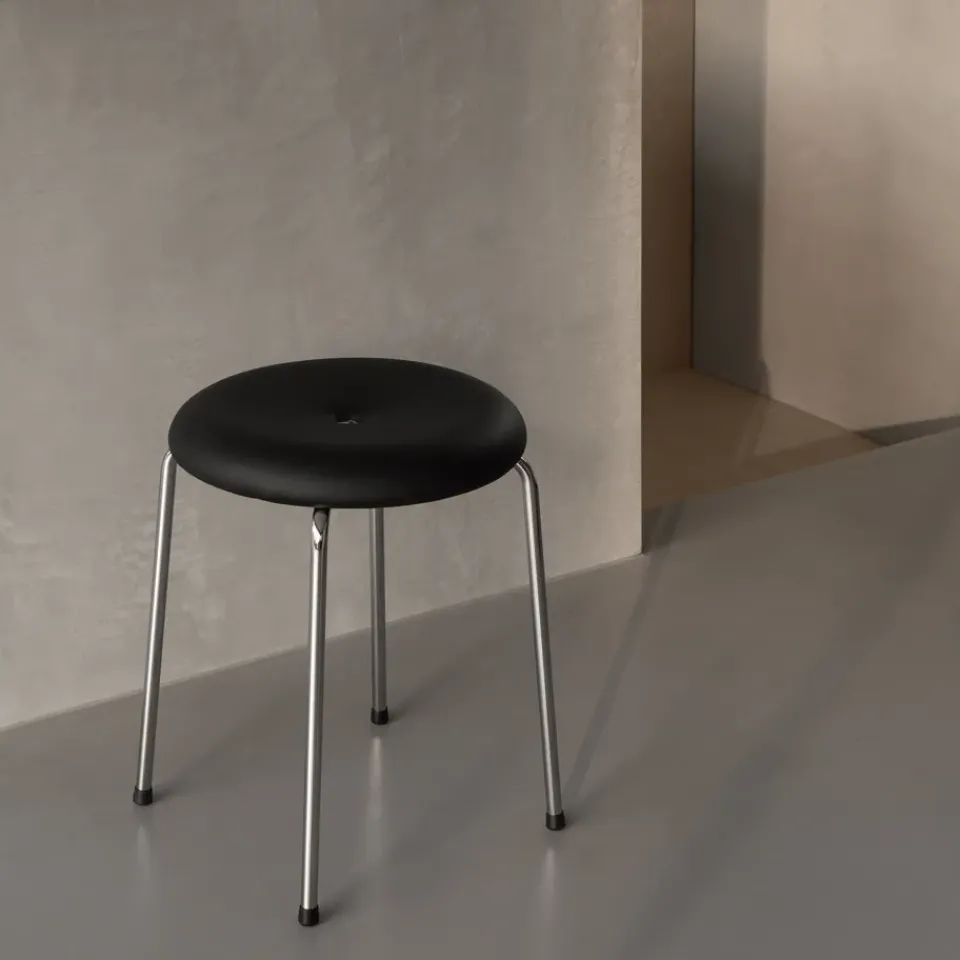 Banco Taburett, Estructura cromada en negro, 45 cm*Lammhults Best