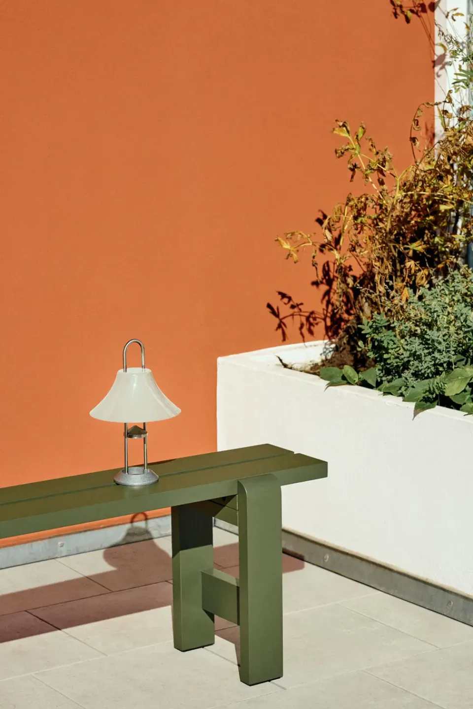 Banco Weekday 140x23 cm en pino lacado, Oliva*HAY Sale