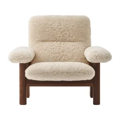 Butaca Brasilia, Dark oak-Nature sheepskin curly*Audo Copenhagen Discount