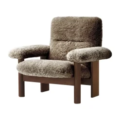 Butaca Brasilia, Dark oak-Sahara sheepskin curly*Audo Copenhagen