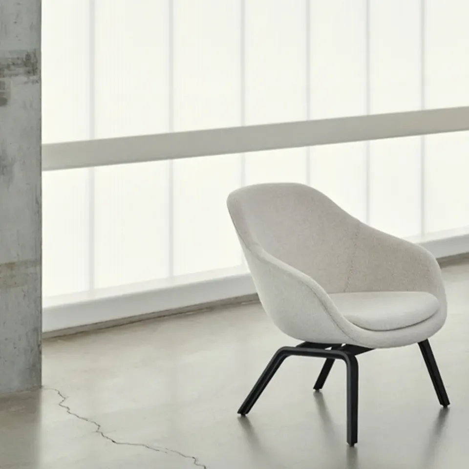 Butaca lounge About a Lounge 83, Surface by 150 -roble ben*HAY New