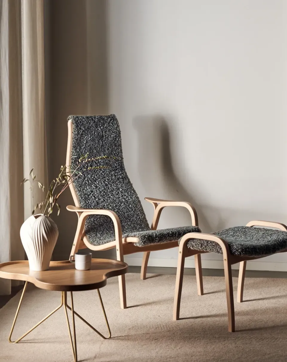 Butaca y reposapiés Lamino haya lacada/piel de oveja, Scandinavian Grey*Swedese Sale