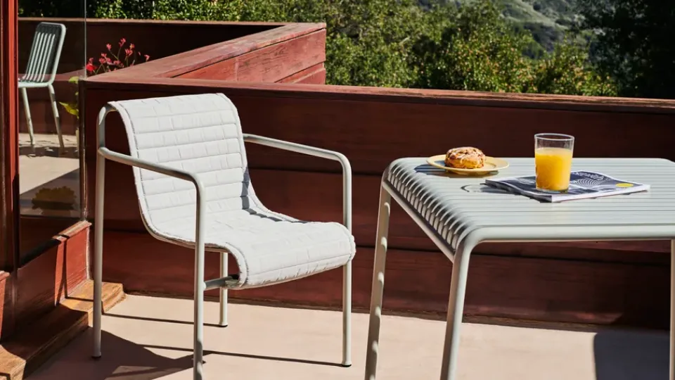Cojín para silla con reposabrazos Palissade Dining Quilted, Sky grey*HAY Discount