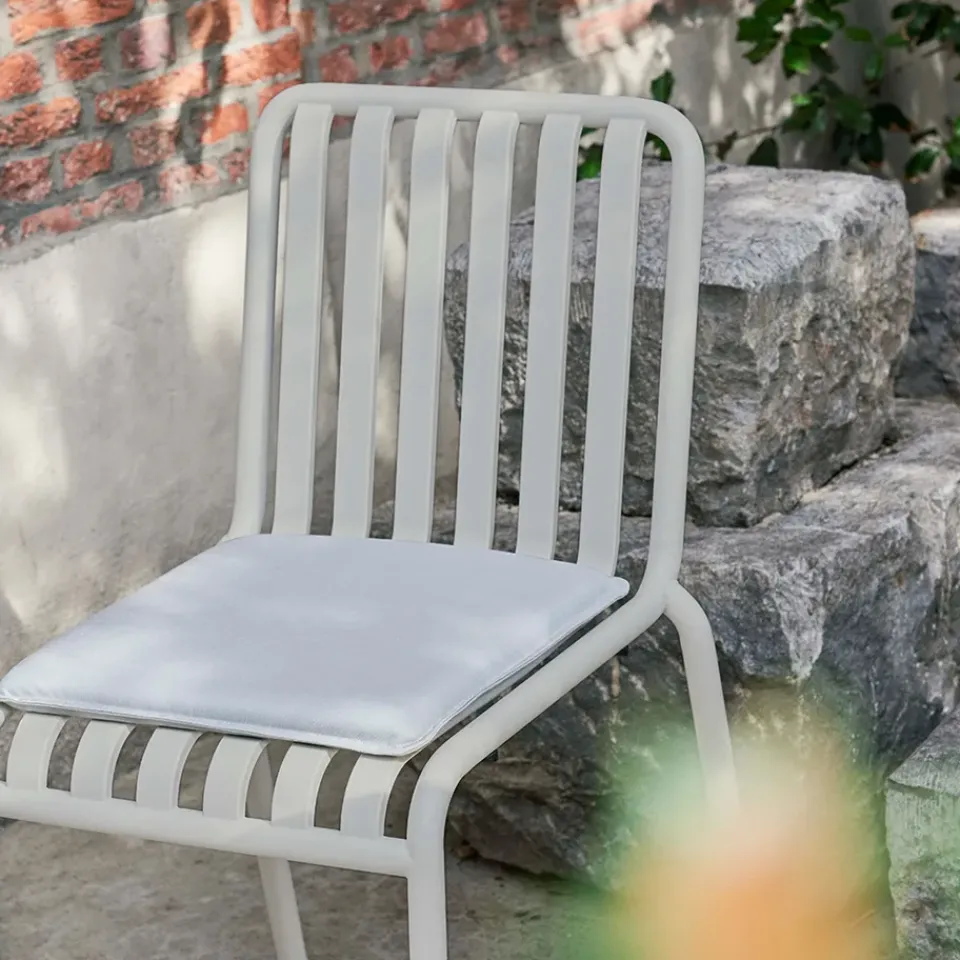 Cojín para silla y silla con reposabrazos Palissade, Sky grey*HAY New