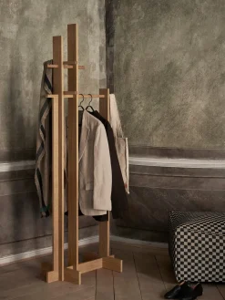 Colgador de ropa Bridge Clothes Stand, Roble aceitado*Ferm Living Hot