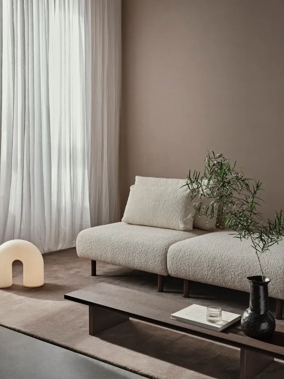 display table Mesa auxiliar Kona, Dark stained oak veneer*Ferm Living Hot