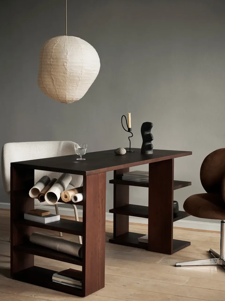 Escritorio Edre 137x65x73,5 cm, Pino teñido oscuro*Ferm Living Clearance