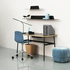 Escritorio Journal, Laminado , patas en acero y cajón*Normann Copenhagen