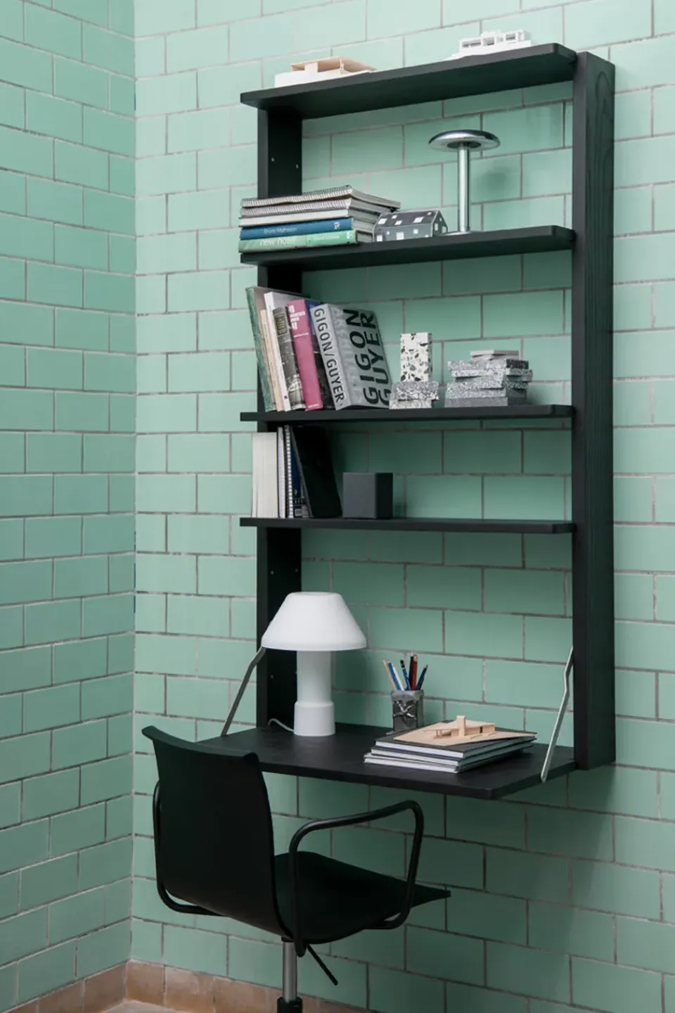 Estantería de pared con escritorio Gridlock - M1-A4-0-D, Black stained Ash*Massproductions Outlet