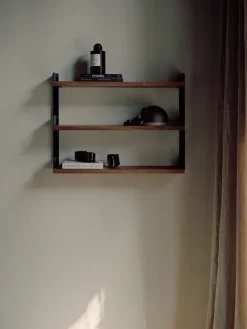 Estantería de pared Tea Shelf 46x62,5 cm, Nogal*New Works Clearance