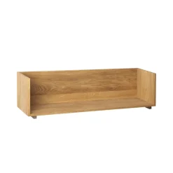 Estantería de pared Stack, Oak, soportes en nogal aceitado oscuro*Kristina Dam Studio Clearance