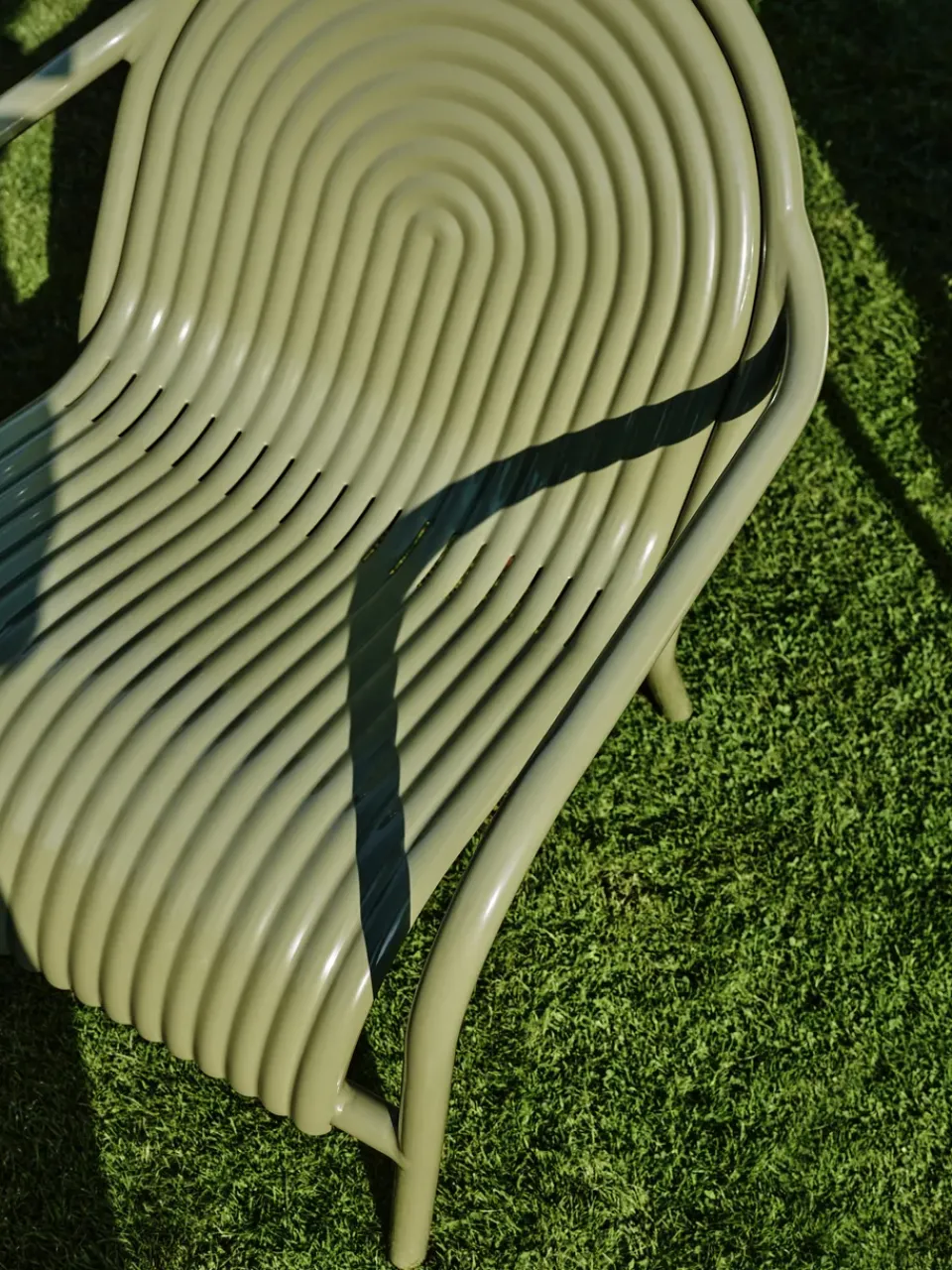 Groove lounge chair, Moss*Tom Dixon Sale