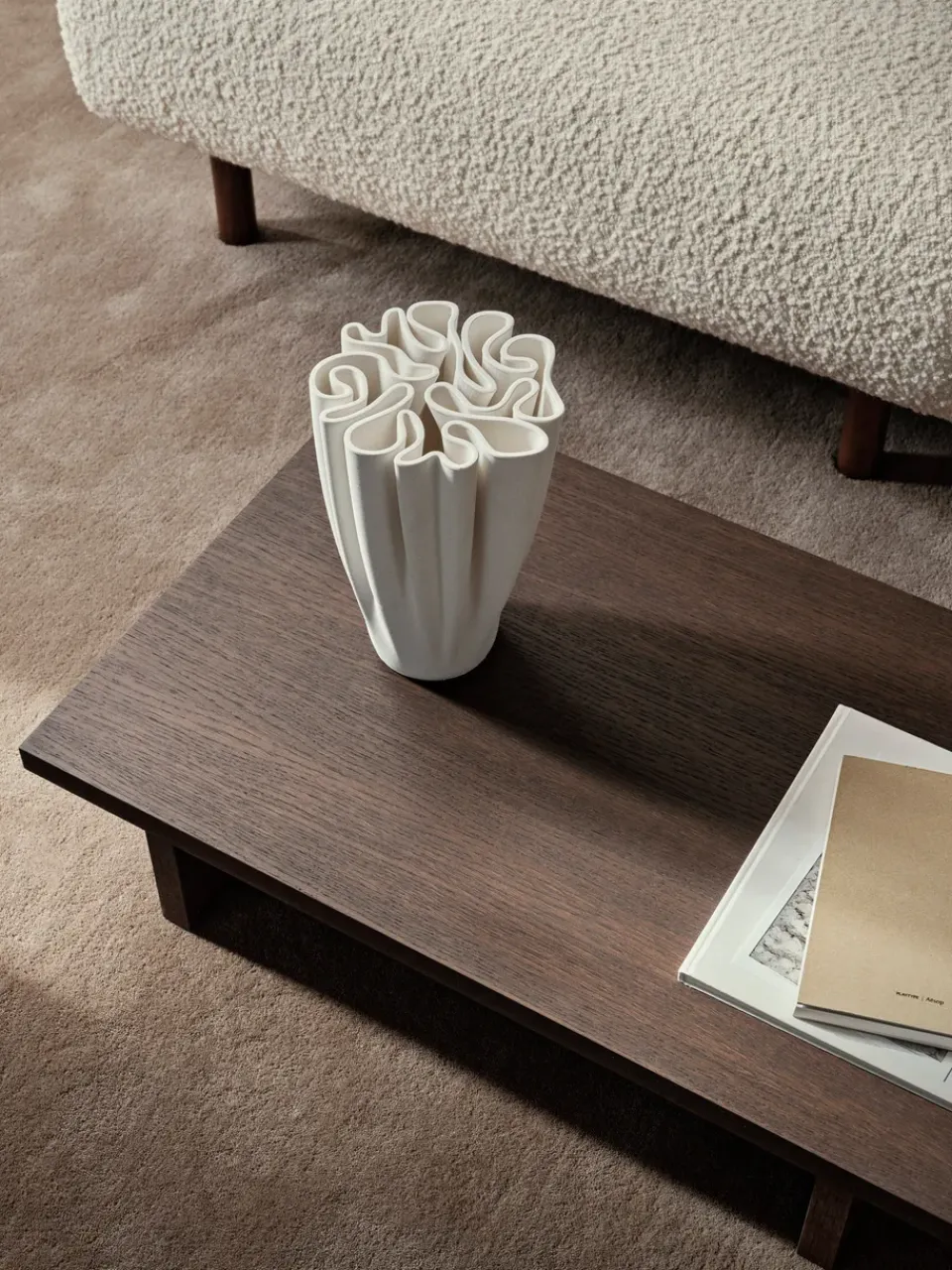 low table Mesa auxiliar Kona, Dark Stained oak veneer*Ferm Living Clearance