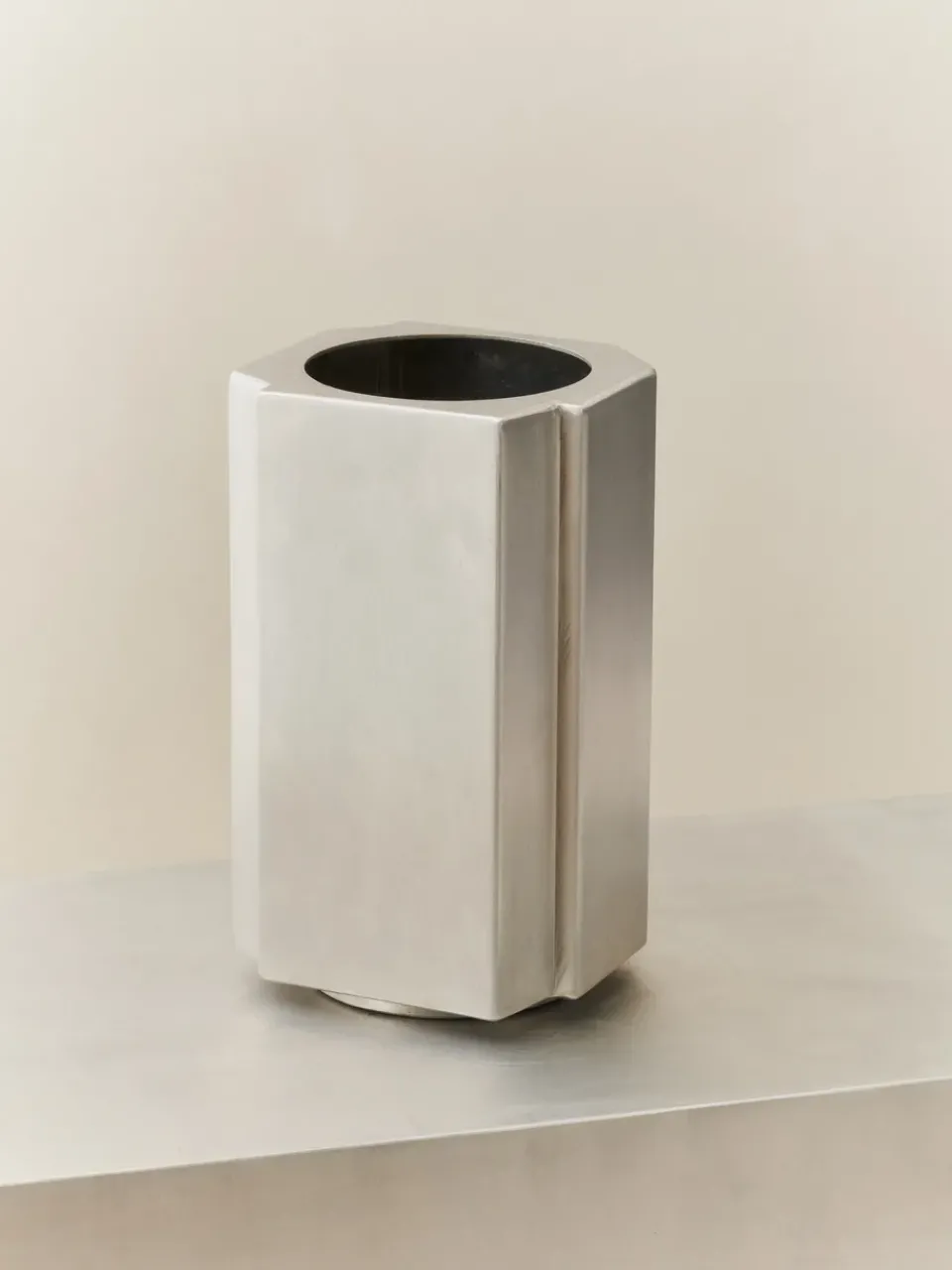 Maceta Funki S 36 cm, Brushed Aluminium*Louise Roe Hot