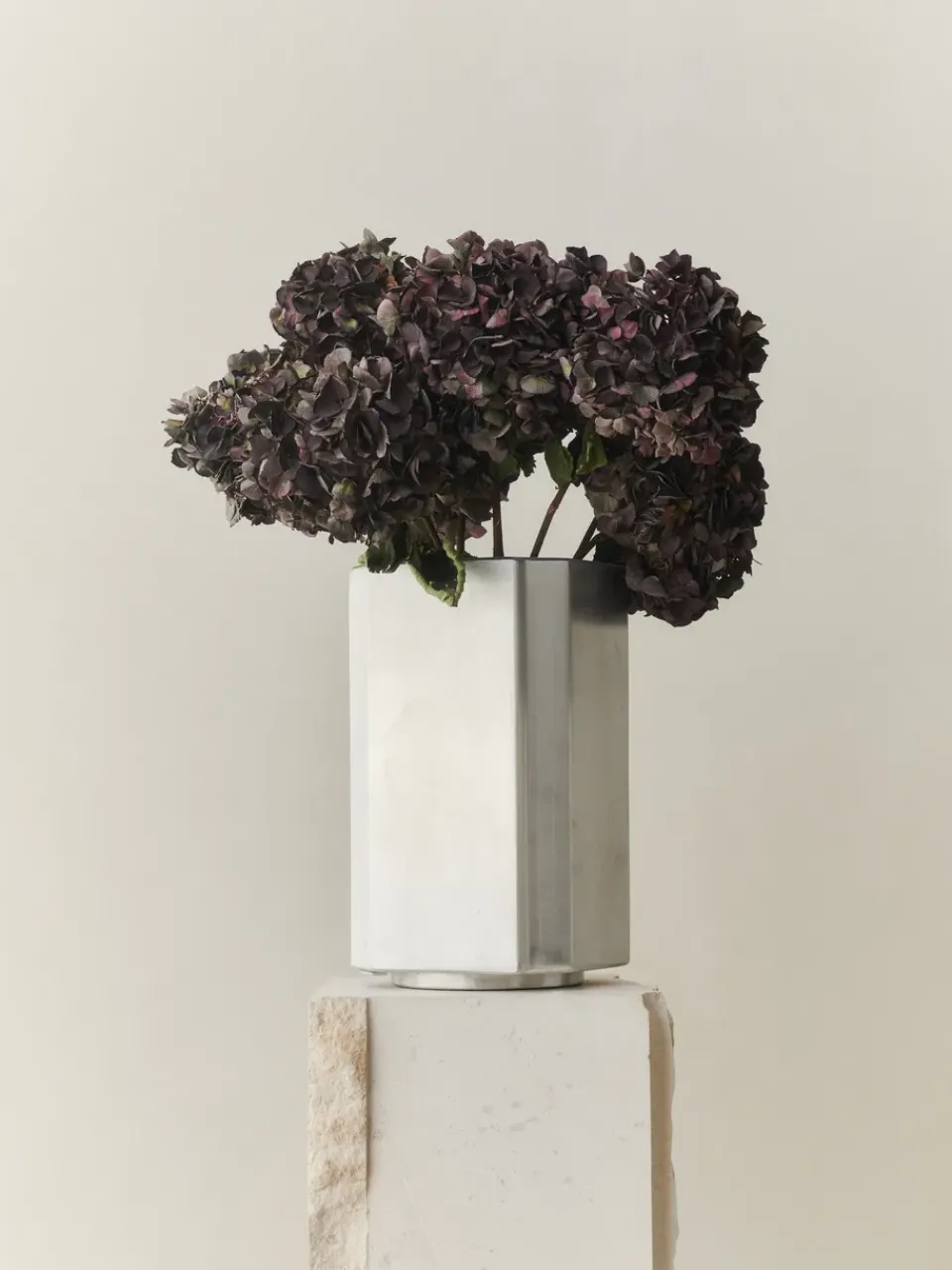 Maceta Funki S 36 cm, Brushed Aluminium*Louise Roe Hot