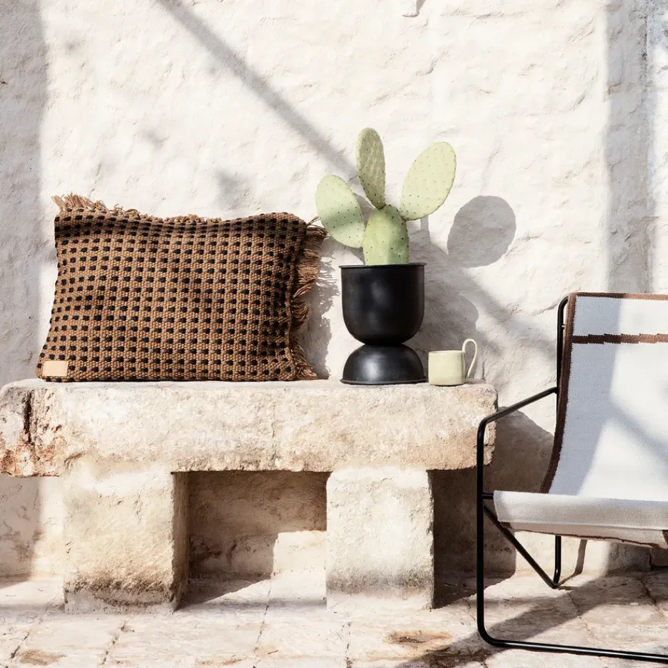 Maceta Hourglass extra small Ø21 cm, -gris oscuro*Ferm Living Best