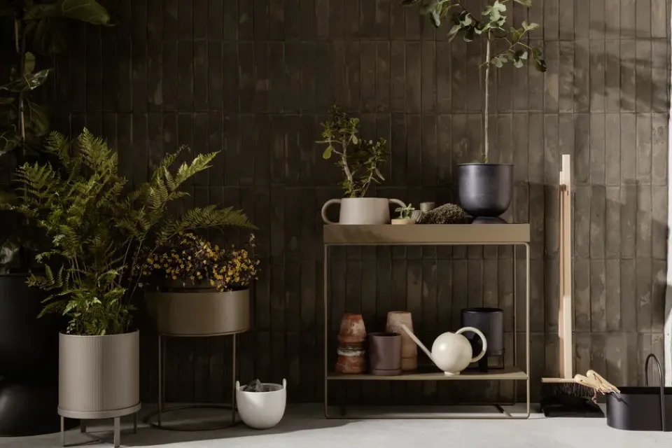 Maceta Hourglass extra small Ø21 cm, -gris oscuro*Ferm Living Best