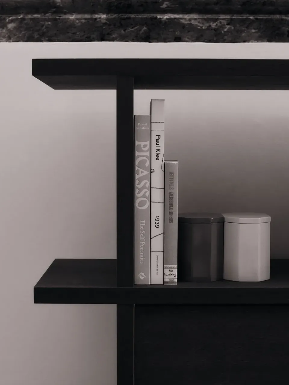 Módulo de estantería de armario Kona, Dark Stained*Ferm Living Clearance