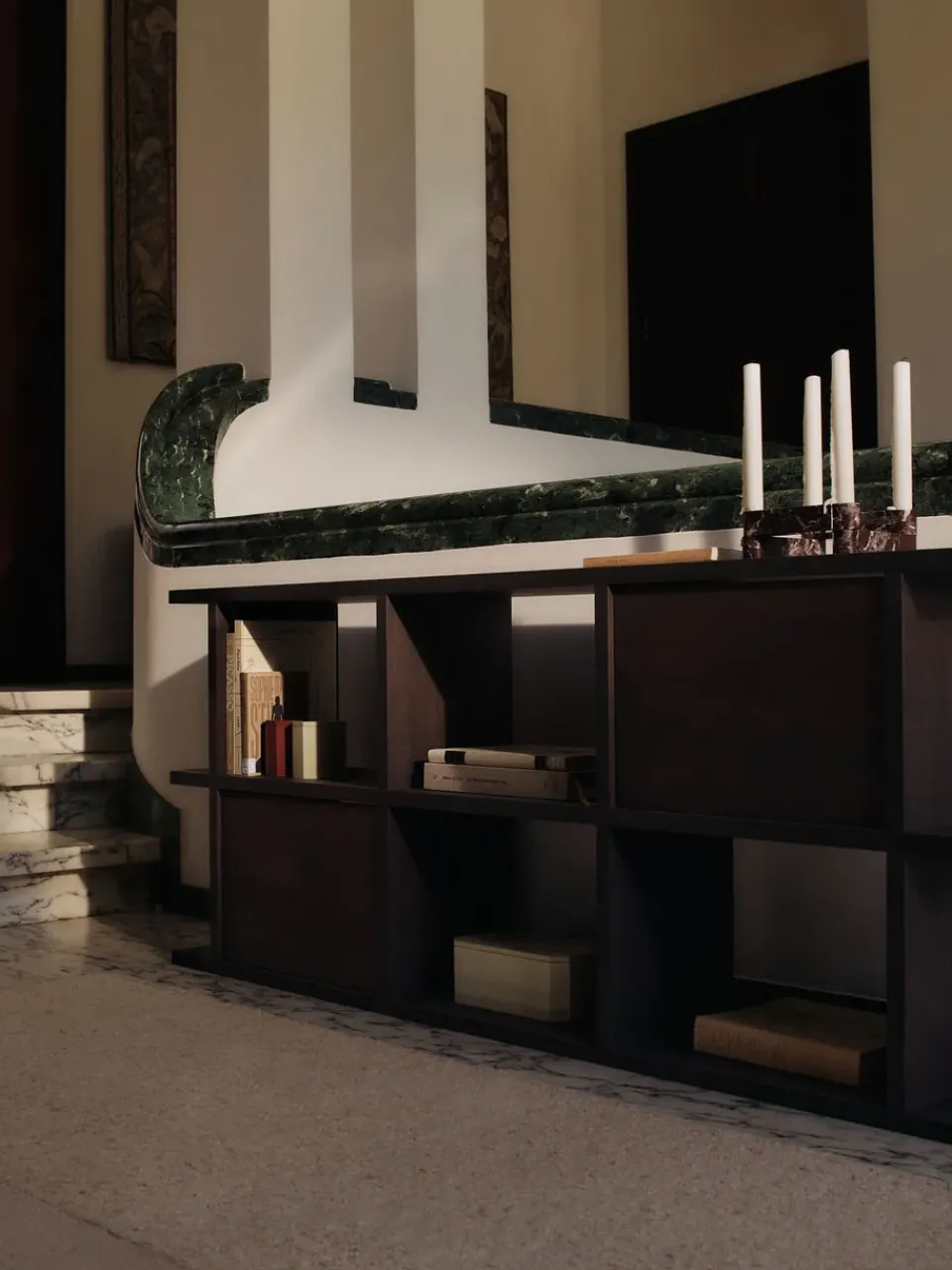 Módulo de estantería de armario Kona, Dark Stained*Ferm Living Clearance