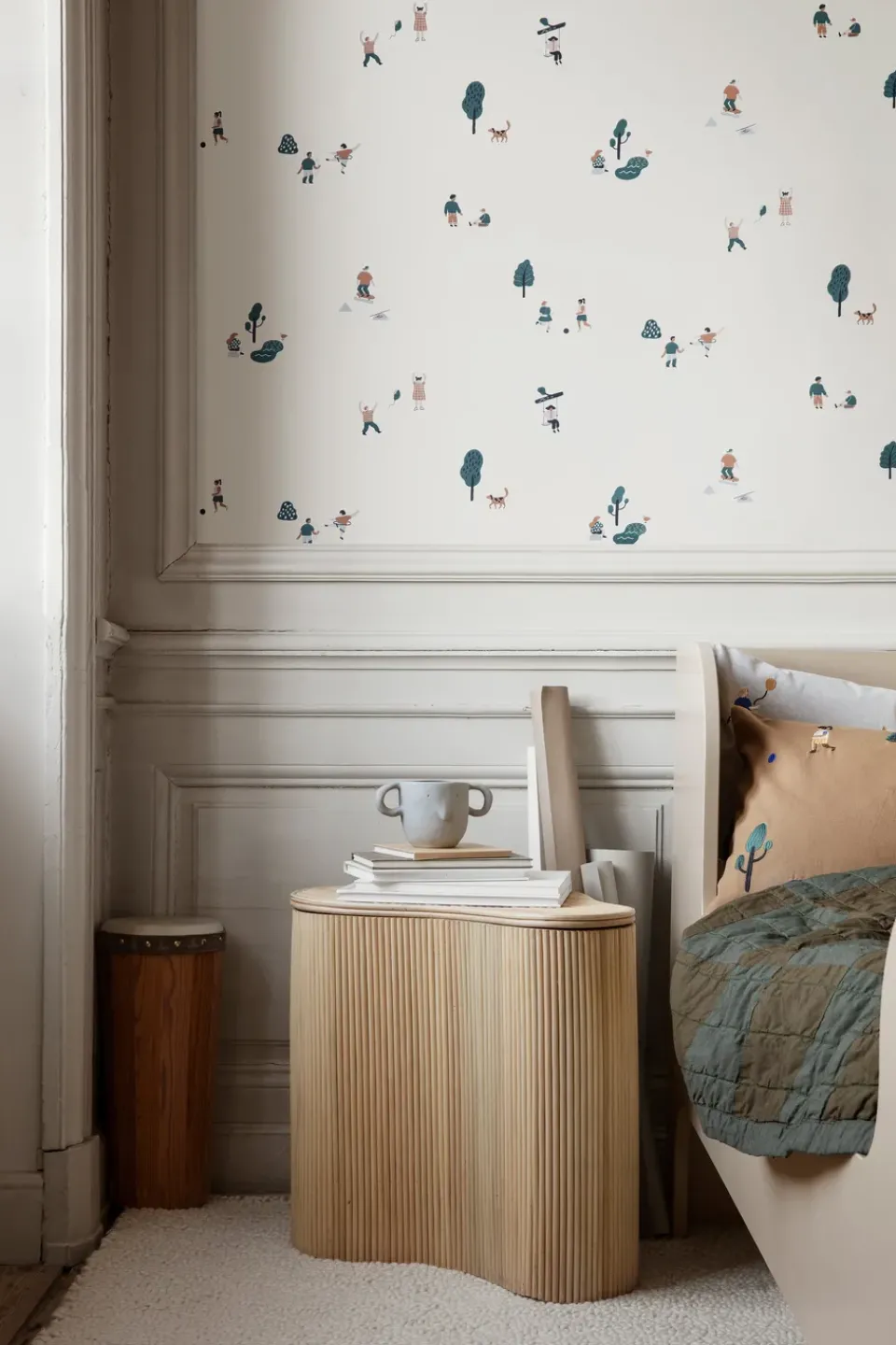 Mesa auxiliar con almacenaje Isola, Natural*Ferm Living New