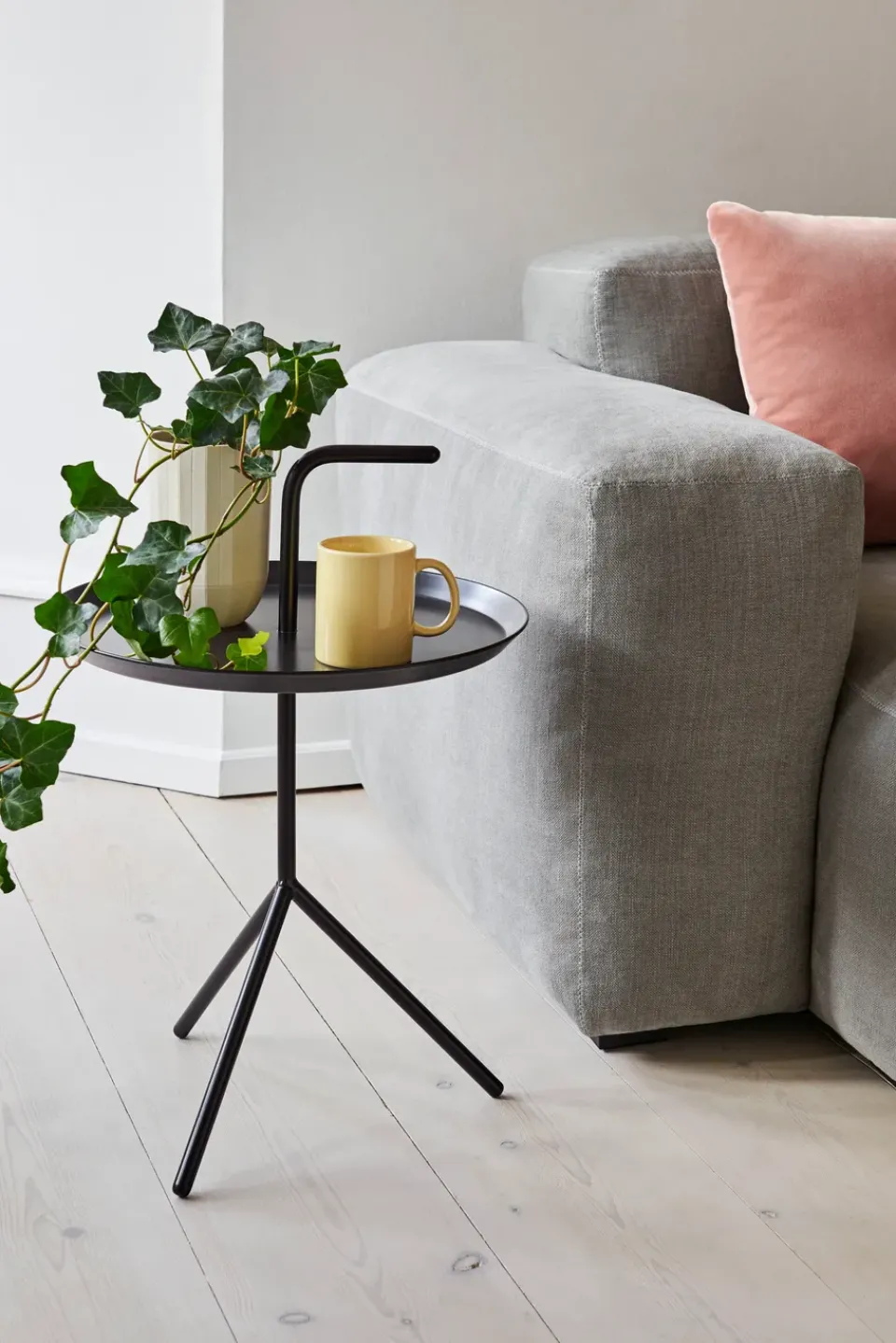Mesa auxiliar DLM Ø38 cm, Black*HAY