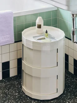 Mesa auxiliar Facet Cabinet 20, Eggshell*HAY