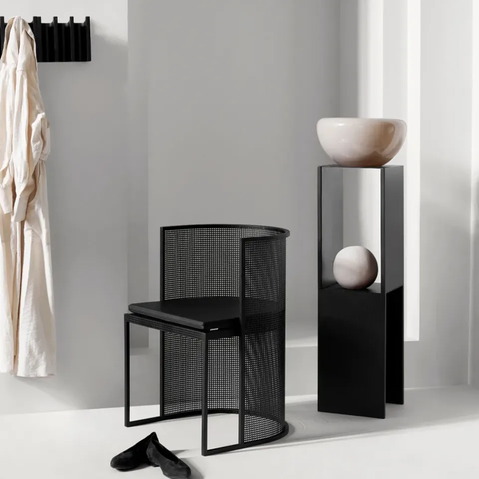 Mesa auxiliar Pedestal, Black*Kristina Dam Studio Hot