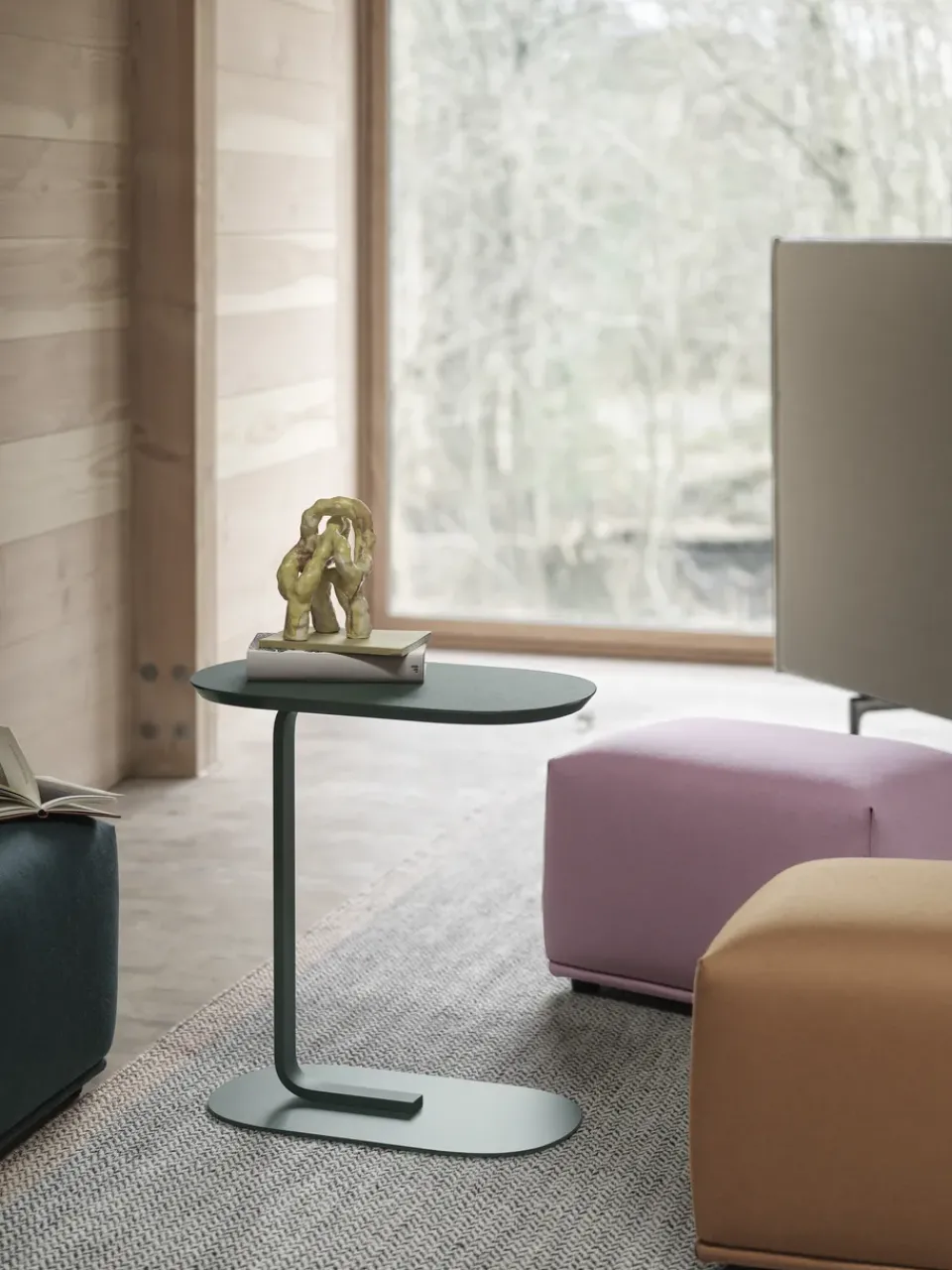 Mesa auxiliar Relate 60,5 cm, oscuro*Muuto New
