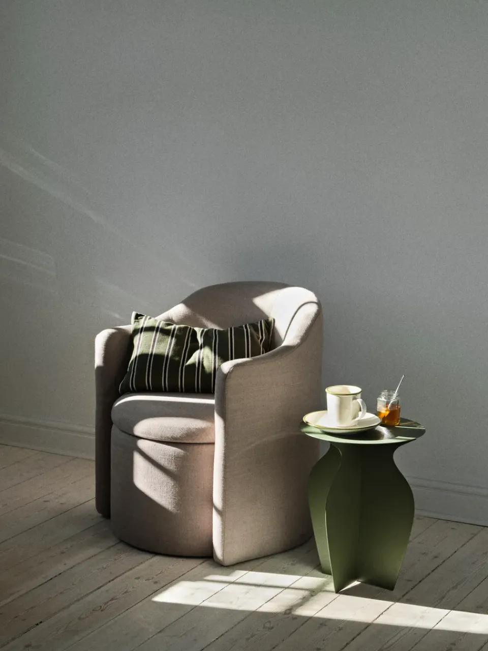Mesa auxiliar Urna Ø35x45 cm, Grape leaf green*Broste Copenhagen Outlet