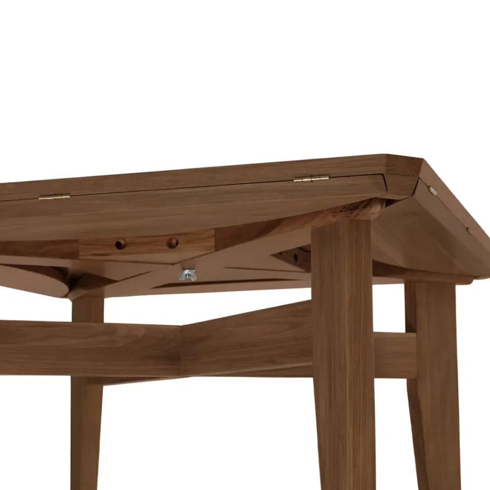 Mesa B-Table, American walnut*GUBI New