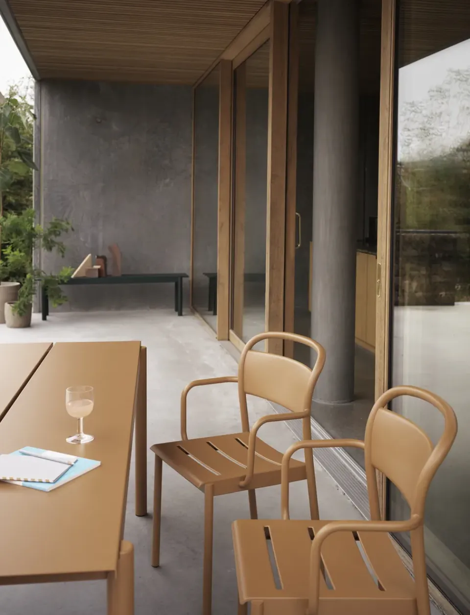 Mesa de acero Linear steel table 200 cm, Burnt orange*Muuto Sale