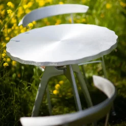 Mesa de café Odd, Aluminio, soporte de aluminio en bruto, borde liso*Byarums bruk Outlet