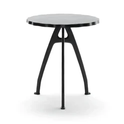 Mesa de café Odd, , soporte lacado en , borde ondulado*Byarums bruk New