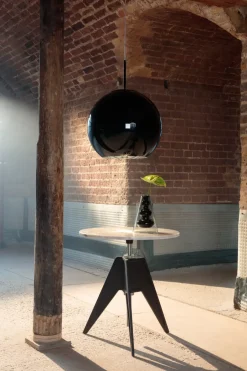 Mesa de café Screw Ø60 cm, Mármol blanco-hierro fundido*Tom Dixon Outlet