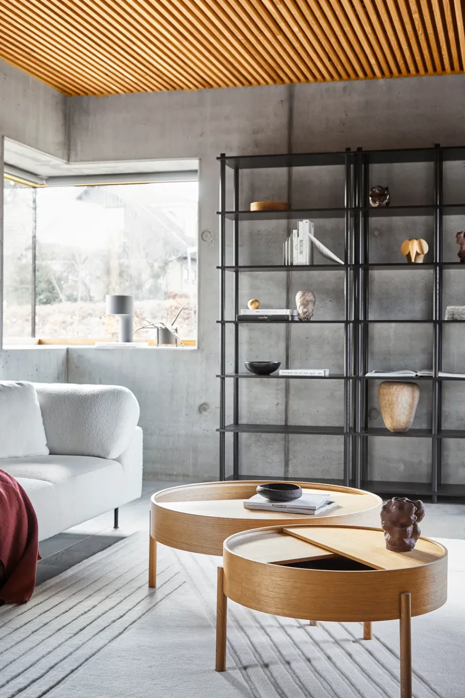 Mesa de centro Arc Ø66 cm, Roble barnizado*Woud Sale