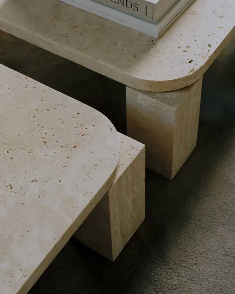 Mesa de centro Atlas 82x82 cm, Travertino sin relleno*New Works Online