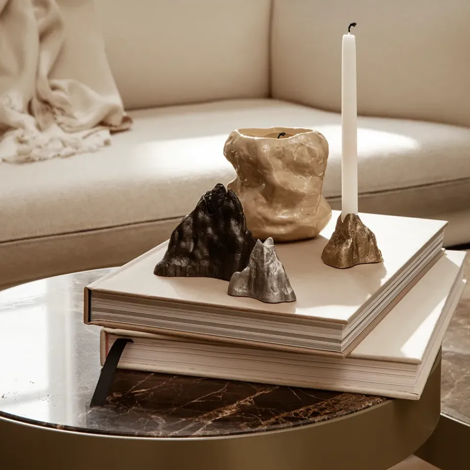 Mesa de centro Marble Table, Mármol , large, base negra*Ferm Living Sale