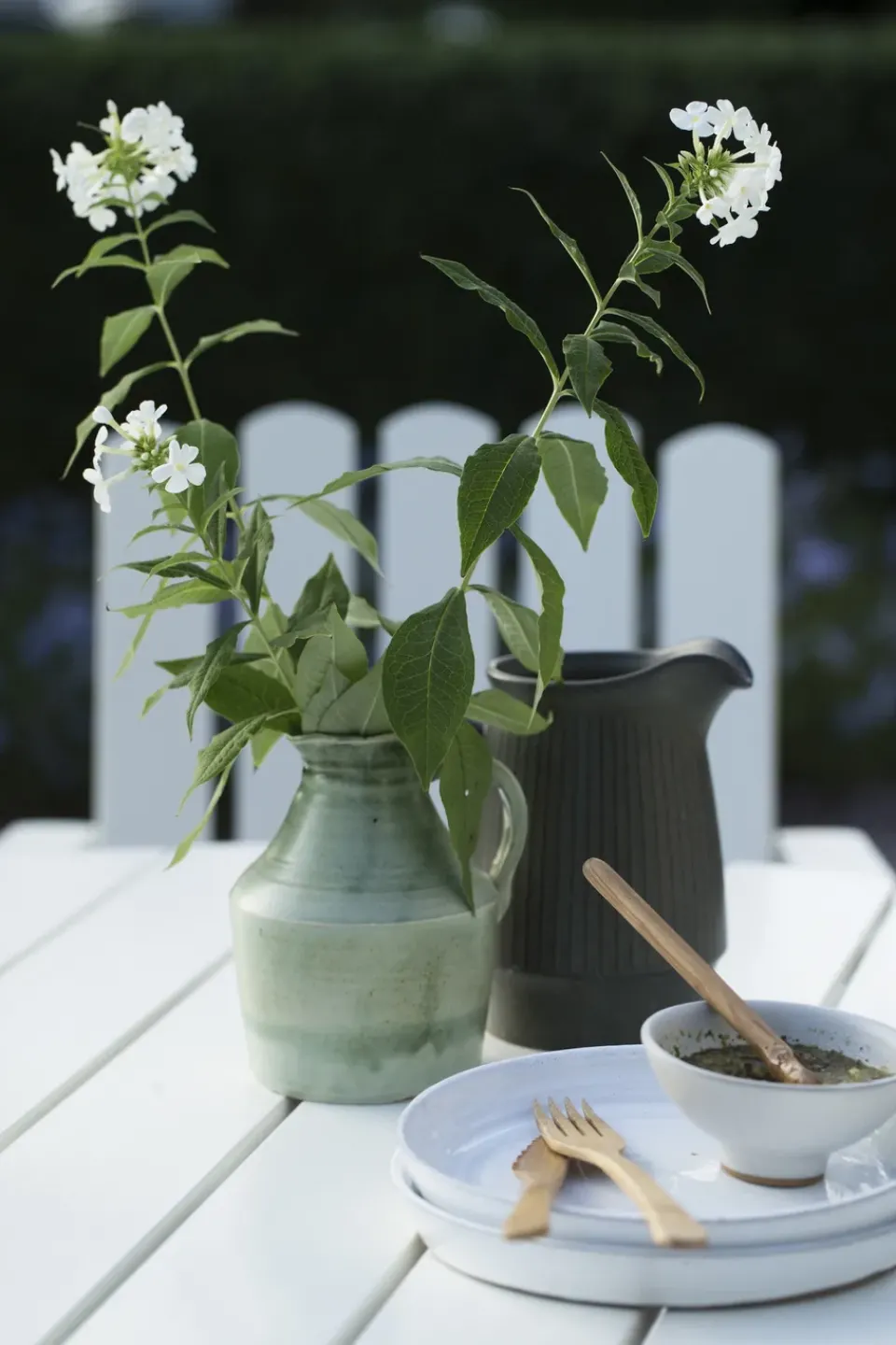 Mesa de comedor 9A, Roble lacado en Ø100 cm*Grythyttan Stålmöbler Discount
