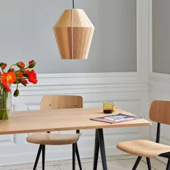 Mesa de comedor Pyramid 02, Oak matt lacqured-190x85cm-estructura de acero negra*HAY Clearance