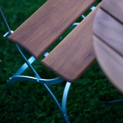 Mesa de tres patas Bryggeri, Teca-estructura galvanizada en caliente*Grythyttan Stålmöbler Sale
