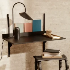 Mesa escritorio Sector, Black ash-black brass*Ferm Living Hot