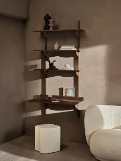 Mesa escritorio Sector, Smoked Oak, brass*Ferm Living Hot