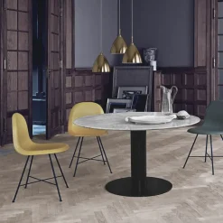 Mesa 2.0, American walnut, ø130, base negra*GUBI New